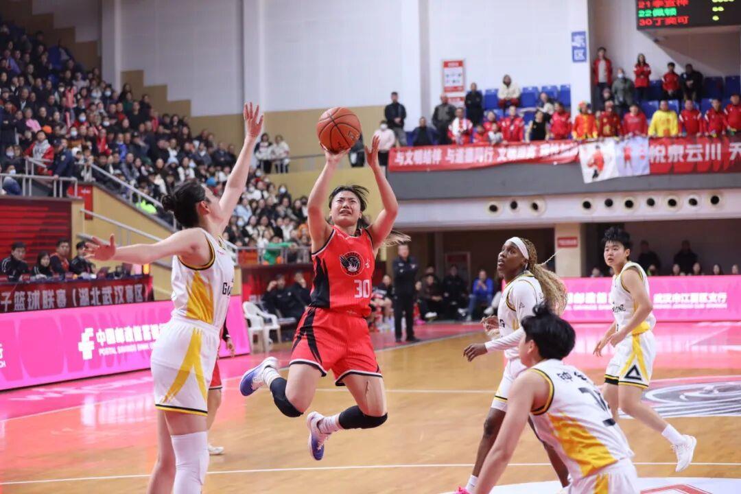 华体会体育登录入口-WCBA联赛首胜卫冕冠军，武汉盛帆黄鹤女篮稳居积分榜第八位