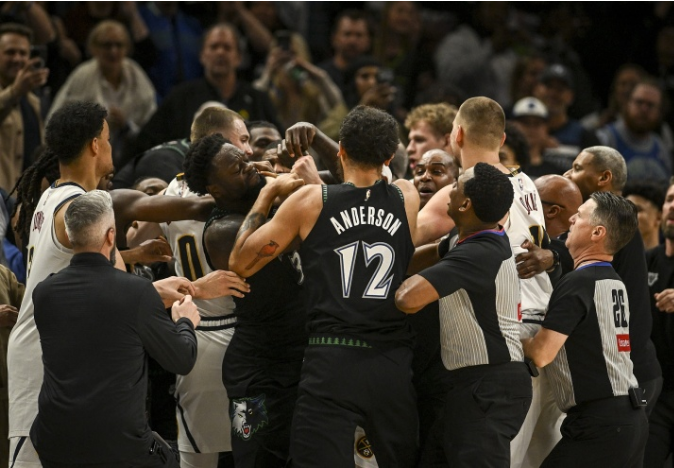 华体会体育-NBA官宣掘狼冲突罚单：约基奇罚5万兰德尔罚3.5万 无人被禁赛